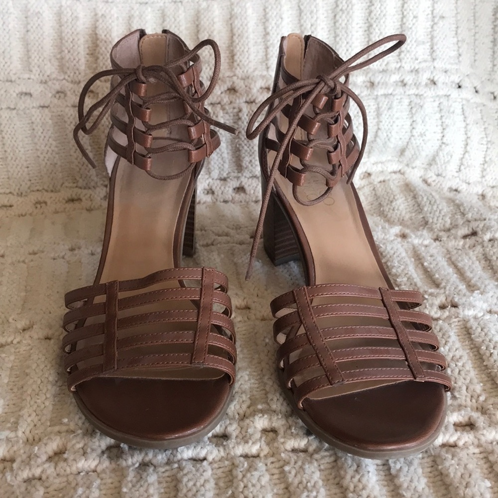 Tan heels / sandals